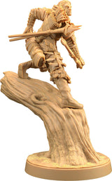 Lyklor, Master Hunter - Elf Hunter Miniature - Mini Megastore